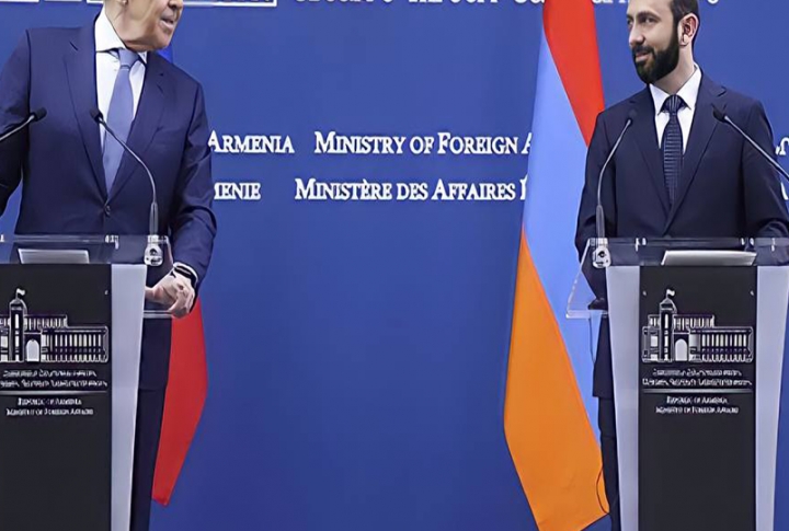 Вывод азербайджанских ВС за линию разграничения в Карабахе связан с делимитацией - Лавров 