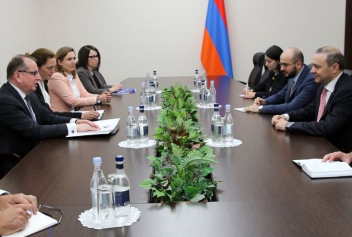 Секретарь СБ Армении принял главу миссии ЕС