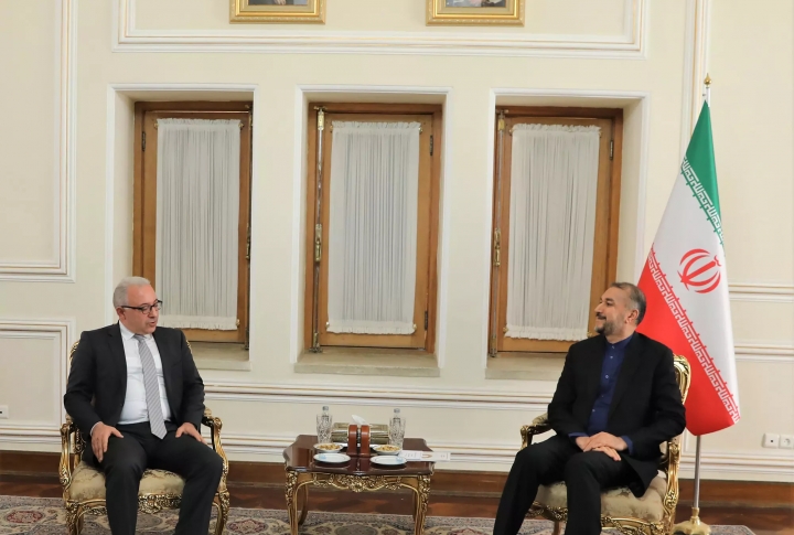Замминистра ИД Армении и глава МИД Ирана обсудили двусторонние отношения