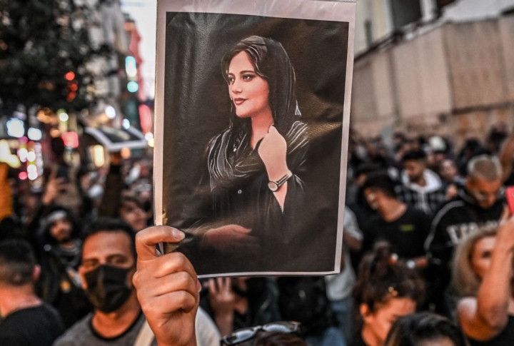 Протесты по соседству