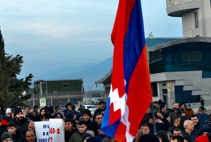 Граждане Арцаха требуют встречи с командующим российского миротворческого контингента