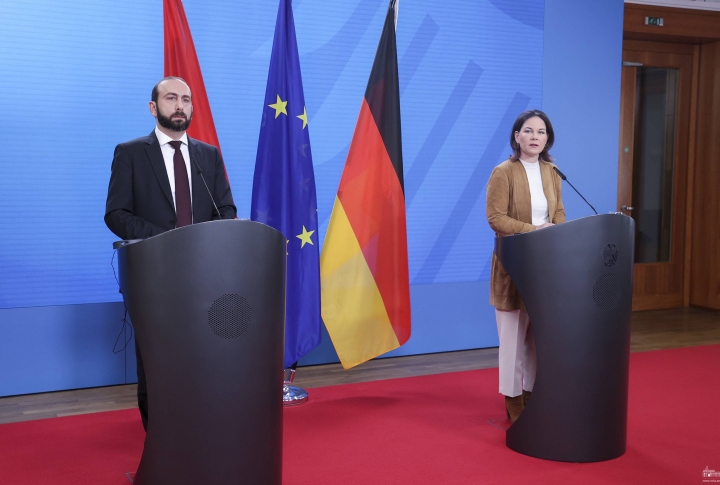 Мирзоян: Баку проводит политику этнической чистки в отношении Нагорного Карабаха